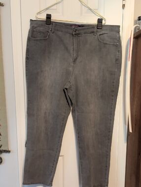 Gloria Vanderbilt Amanda Women’s Straight Leg Grey Jeans Sz 20W